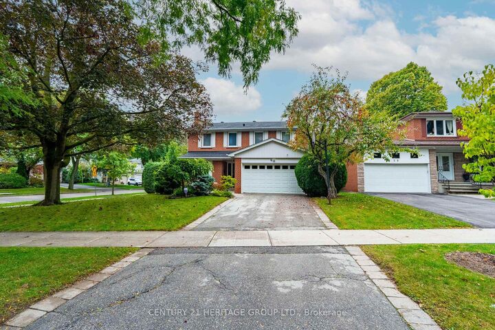 Photo de la propriété:  61 Foursome Crescent  ON M2P 1W4 