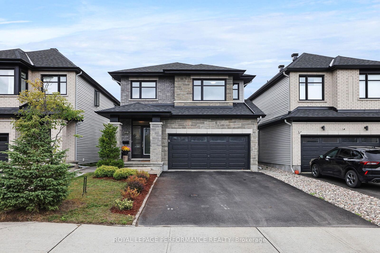 Photo de la propriété: 266 Shinleaf Crescent ON K1W 0J2