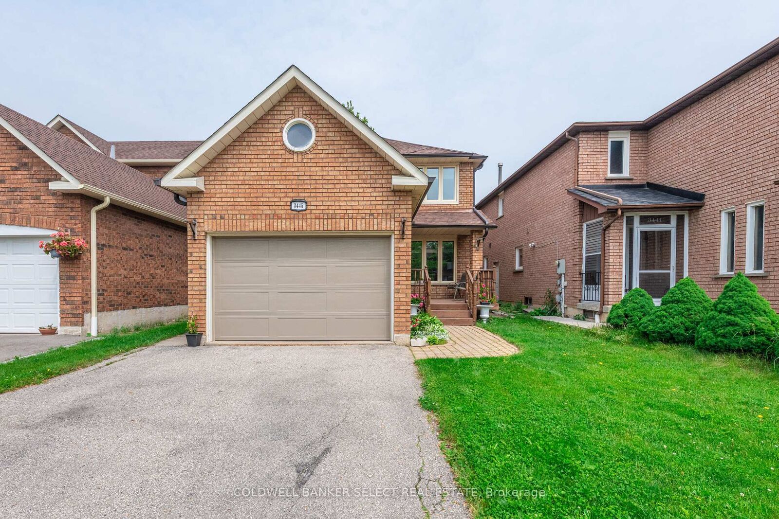 Photo de la propriété: 3445 Bertrand Road ON L5L 4G5