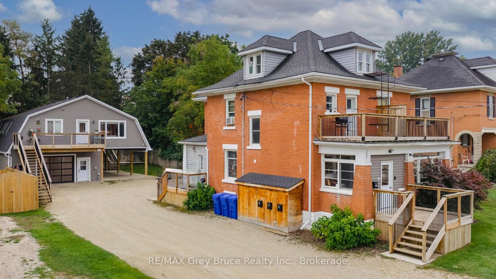 Property Photo:  289 9th Street  ON N4N 1L3 