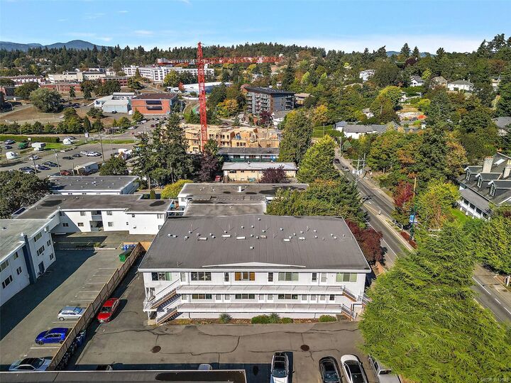 Property Photo:  642 Admirals Rd 302  BC V9A 2N7 