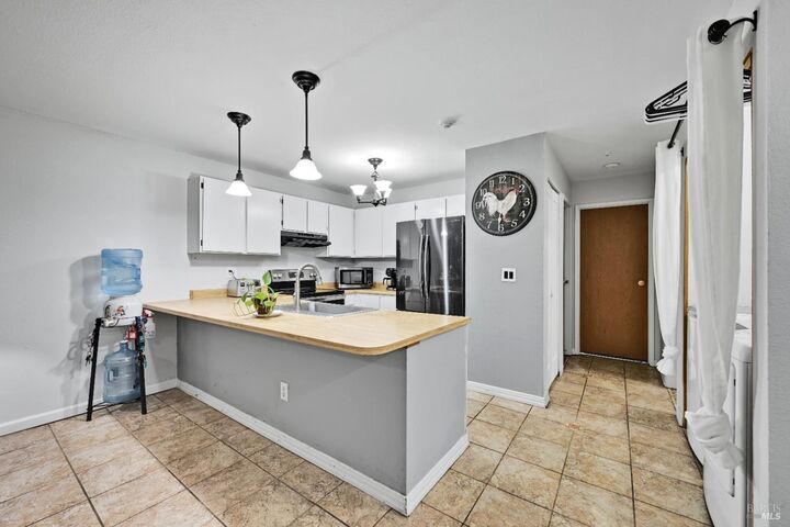 Property Photo:  48 Creek Court  CA 94931 