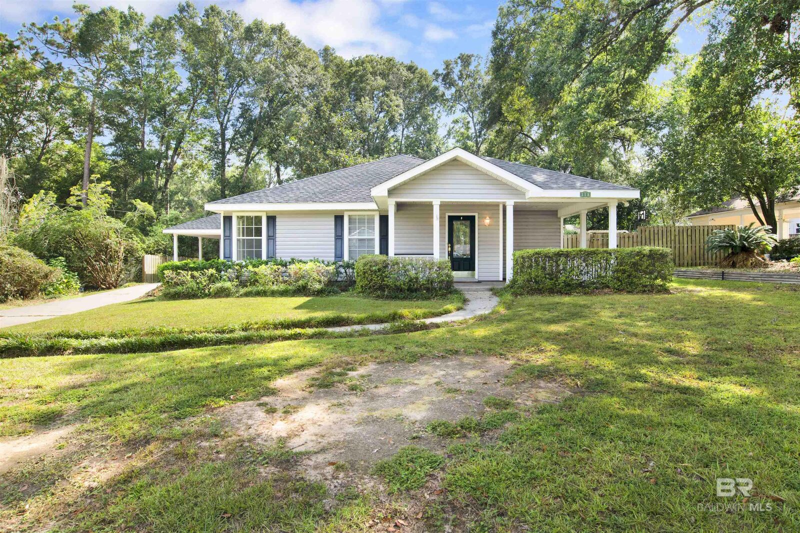 Property Photo:  118 Richmond Road  AL 36526 