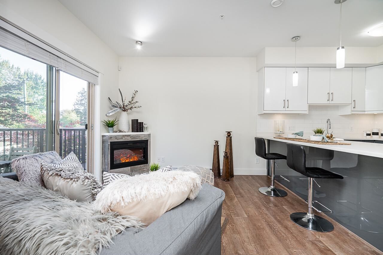 Photo de la propriété: 4033 Dominion Street 12 BC V5G 0C2