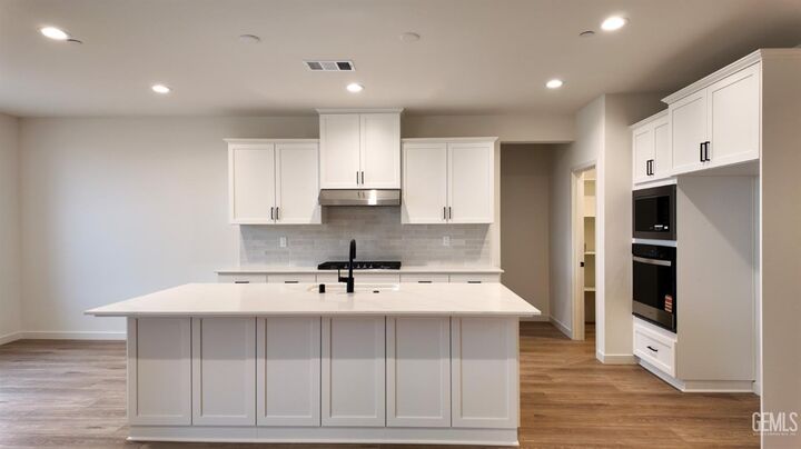 Property Photo:  16807 Chloe Court  CA 93314 