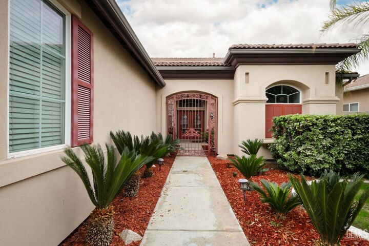Property Photo: 13417 Hinault Drive CA 93314
