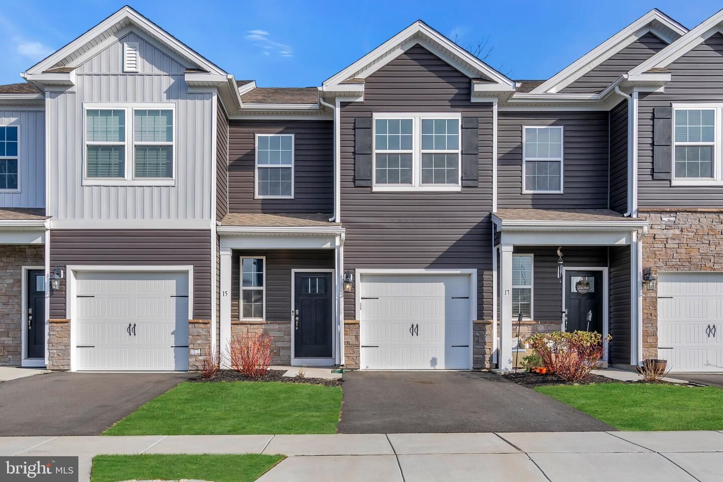 Property Photo:  19 Katherine Drive  NJ 08016 