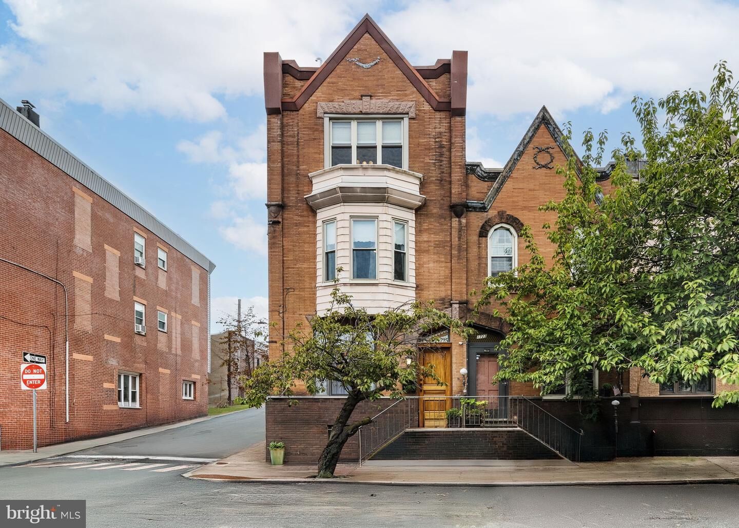 Property Photo:  1725 W Ritner Street  PA 19145 