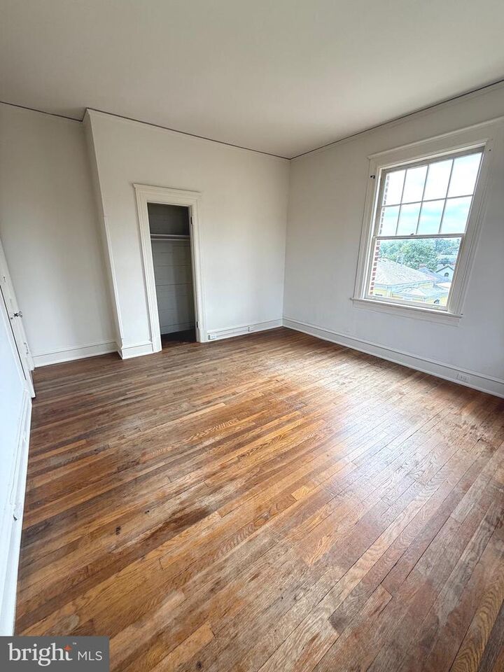 Property Photo:  702 Prince Edward Street 3  VA 22401 
