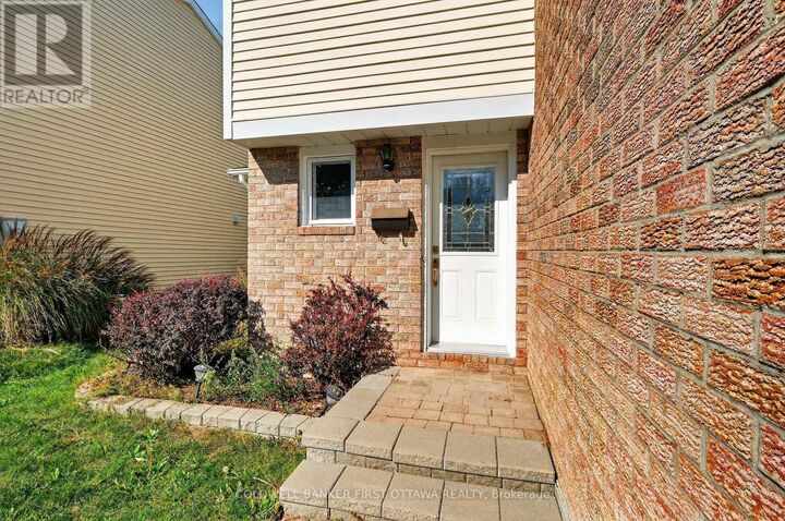 Photo de la propriété:  273 Kinglet Way  ON K1E 2T9 