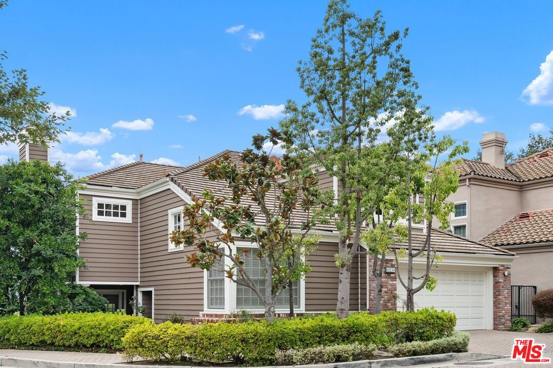 Property Photo:  11830 Folkstone Ln  CA 90077 