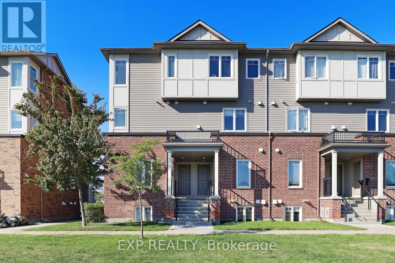 Property Photo:  2559 Longfields Drive  ON K2J 2L7 