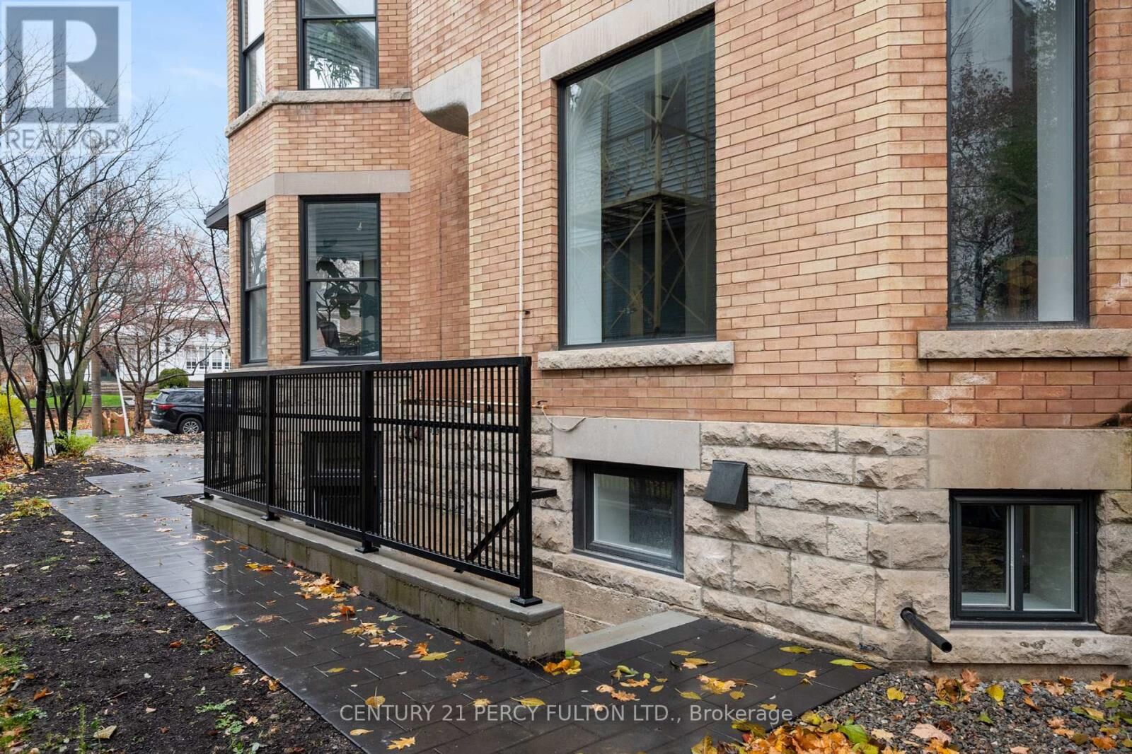 Property Photo:  49 Heath Street West Bsmt  ON M4V 1T2 