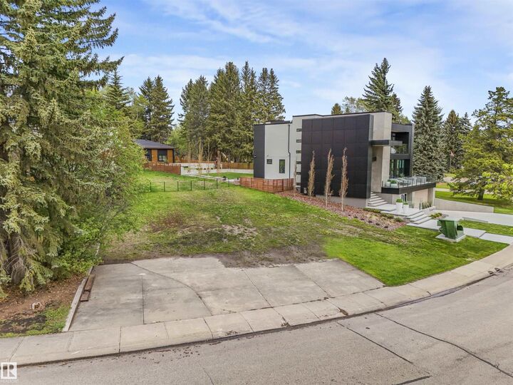 Property Photo:  6A Laurier Place NW  AB T5R 5P4 