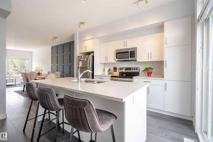 1085 Gault Boulevard NW  Edmonton AB T5E 6W3 photo