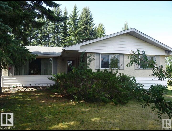 Property Photo:  59528 152 Range Road  AB T0A 0J0 