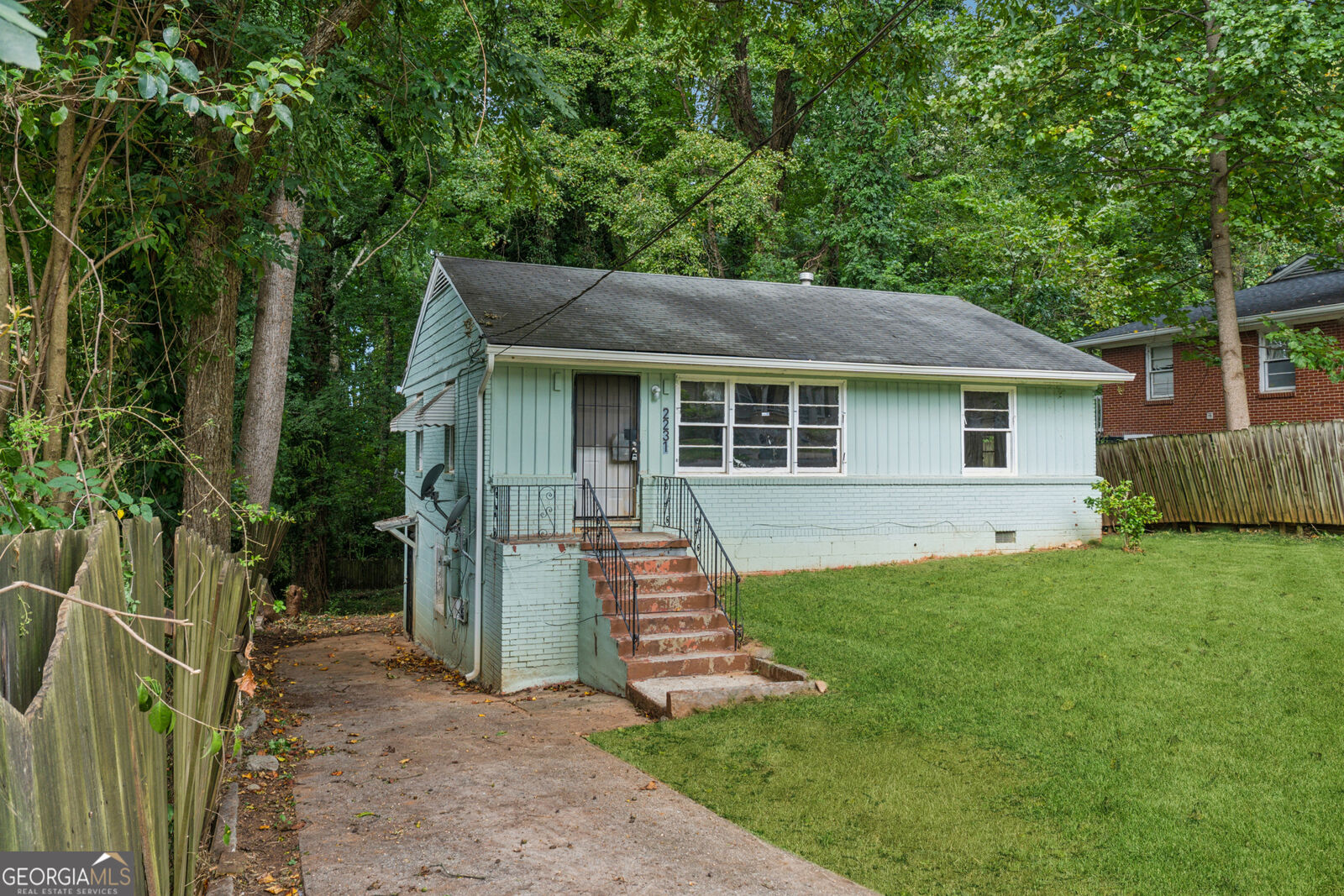 Property Photo:  2231 Nelms Drive SW  GA 30315 