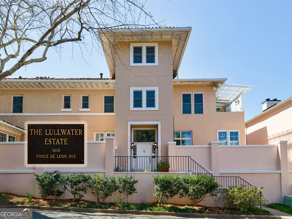 Property Photo:  6 Lullwater Estate NE  GA 30307 