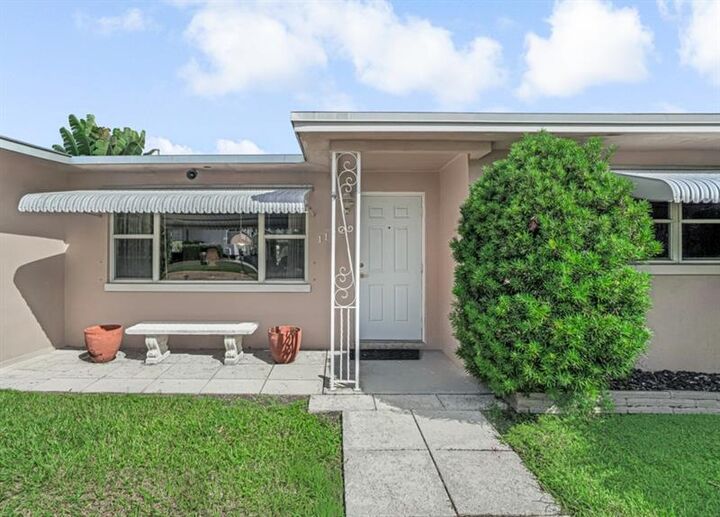 Property Photo:  1122 Beach Rd  FL 33404 