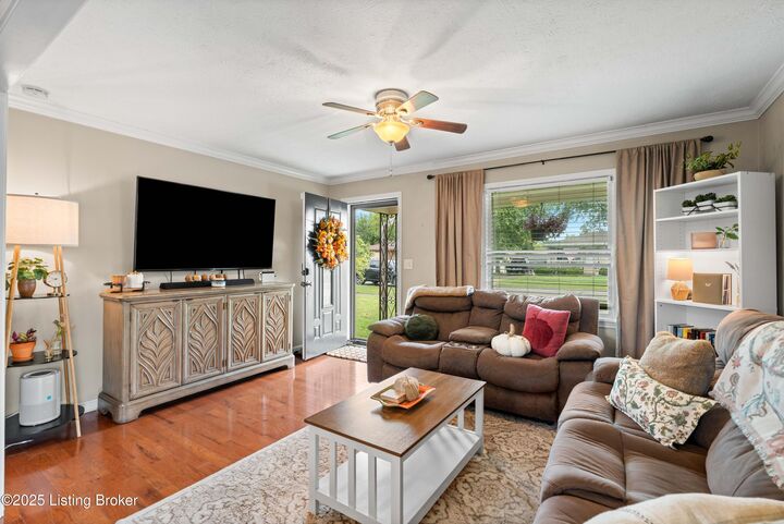 Property Photo:  210 Chattanooga Ave  KY 40214 