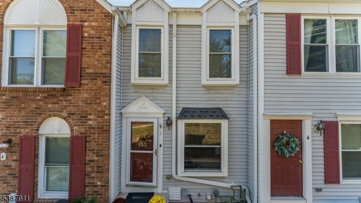 Property Photo:  5 Colonial Ct  NJ 08829 