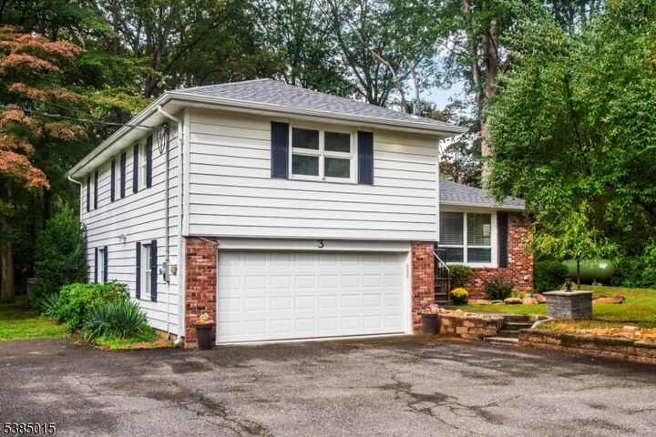 Property Photo:  3 Makin Ln  NJ 07876 