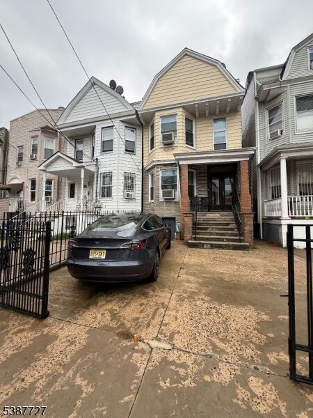 Property Photo:  223 Harrison Ave 2  NJ 07304 