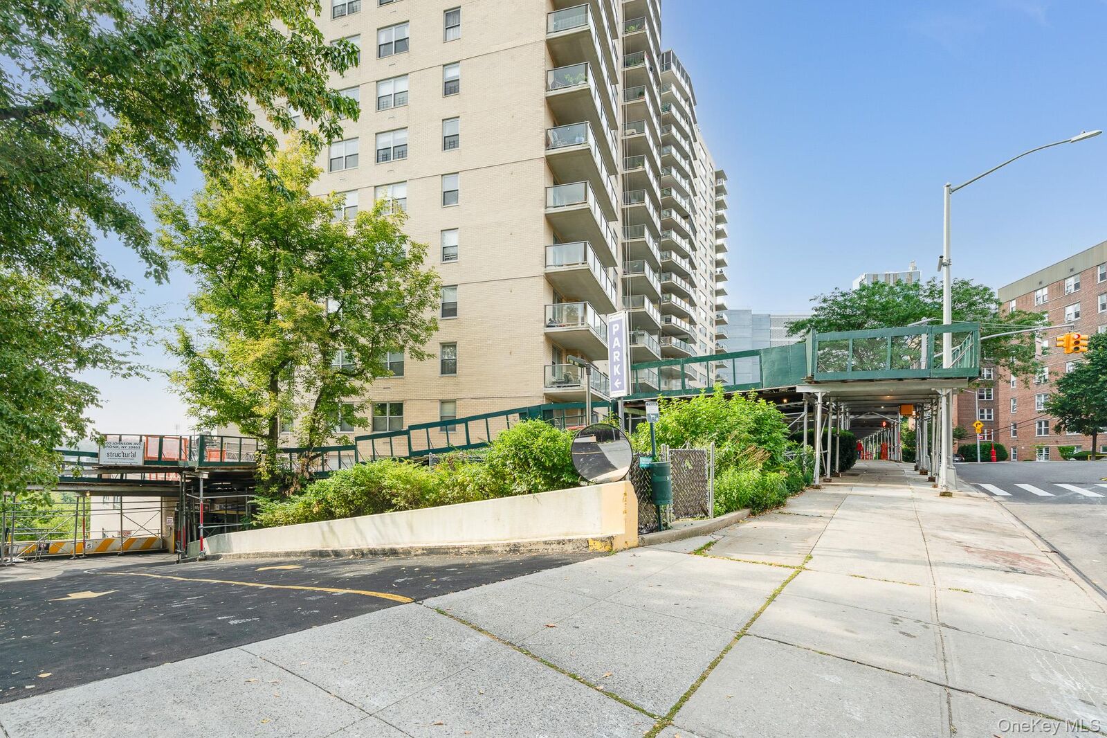 Property Photo:  2500 Johnson Avenue 20F  NY 10463 