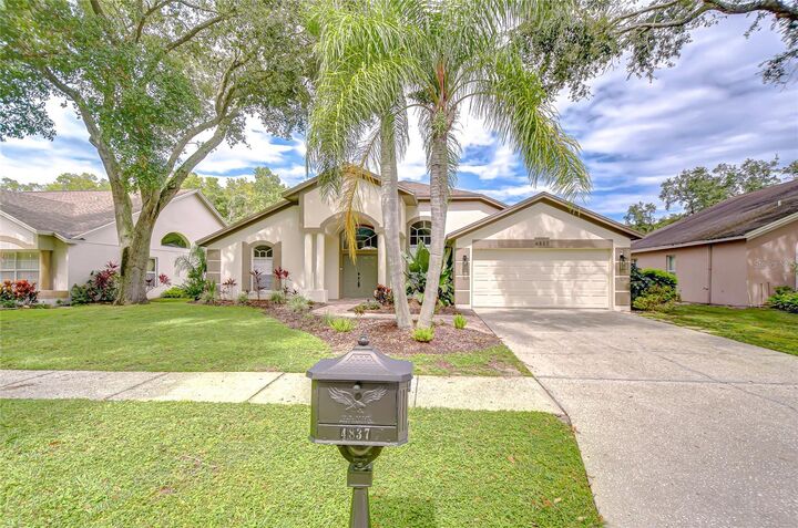 Property Photo: 4837 Eagle Cove Boulevard FL 34685