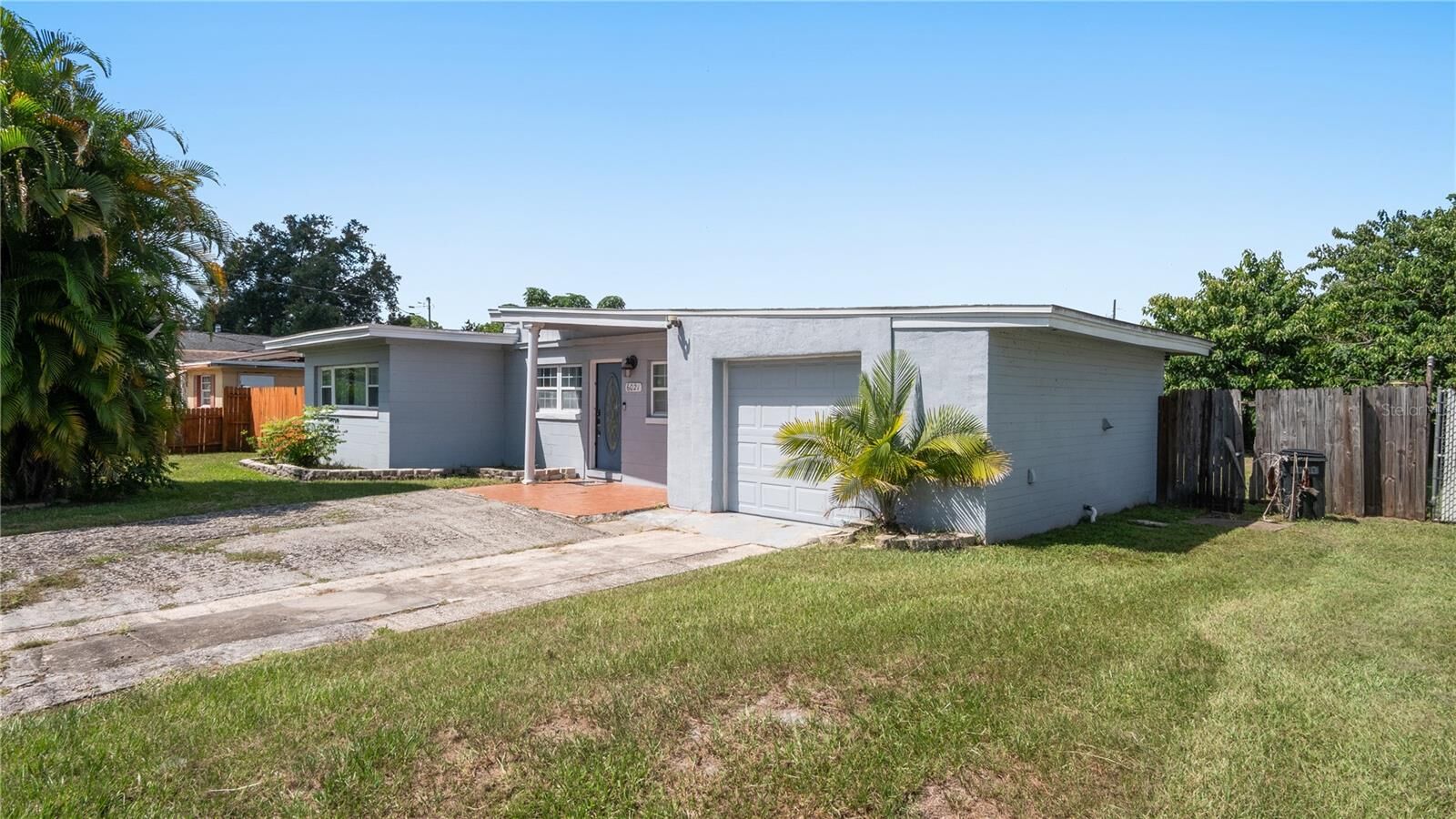 Property Photo:  6021 Yucatan Drive  FL 32807 