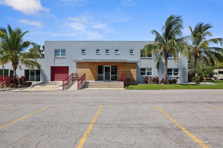 10830 Navajo Drive  St Petersburg FL 33708 photo