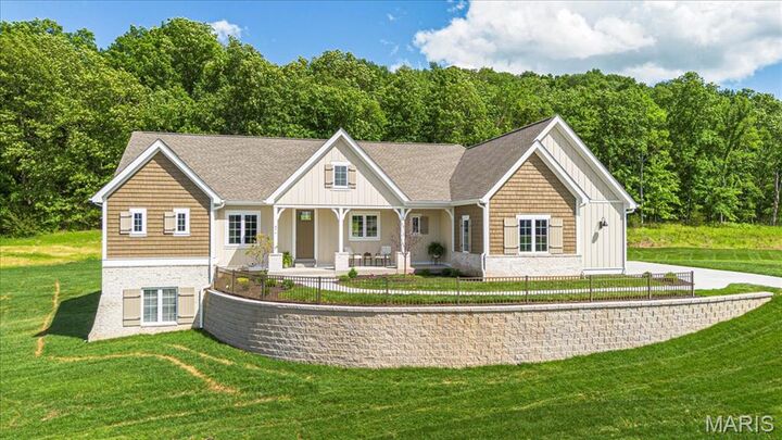 Property Photo: 477 Parkview Lane MO 63025