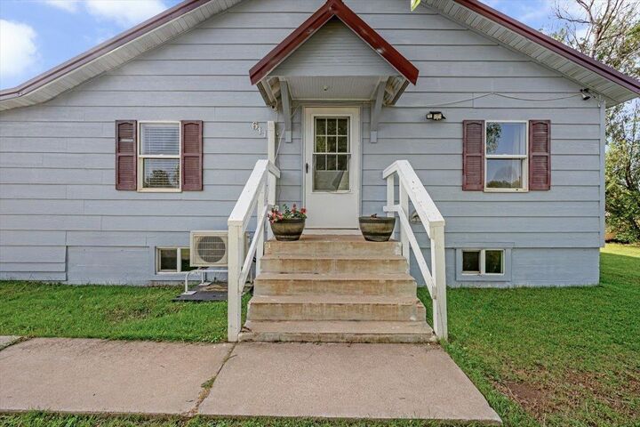 611 2nd Street  Nisland SD 57762 photo