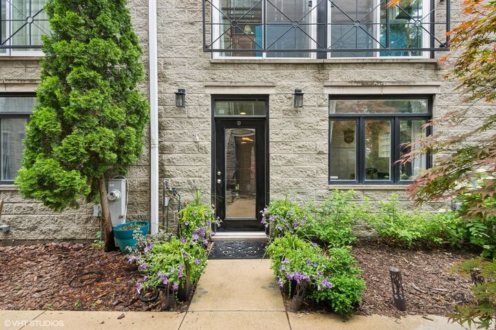 Property Photo:  530 N Wood Street D  IL 60622 