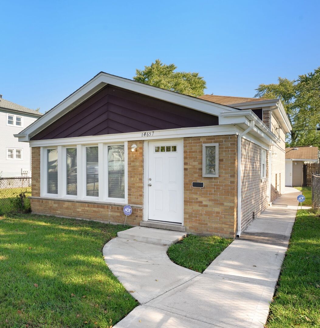 Property Photo: 14637 Vincennes Road IL 60426