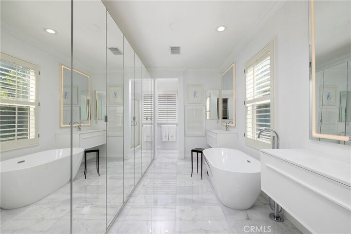 Property Photo:  8 Upland  CA 92602 