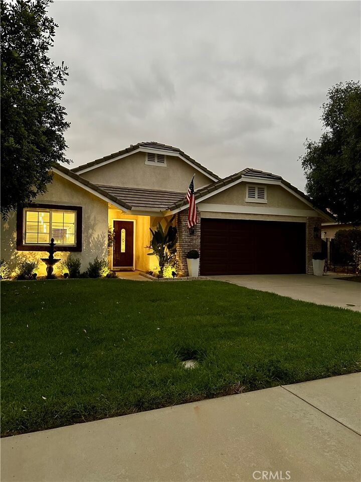 Property Photo:  5548 5548 Westwind Drive  CA 92407 