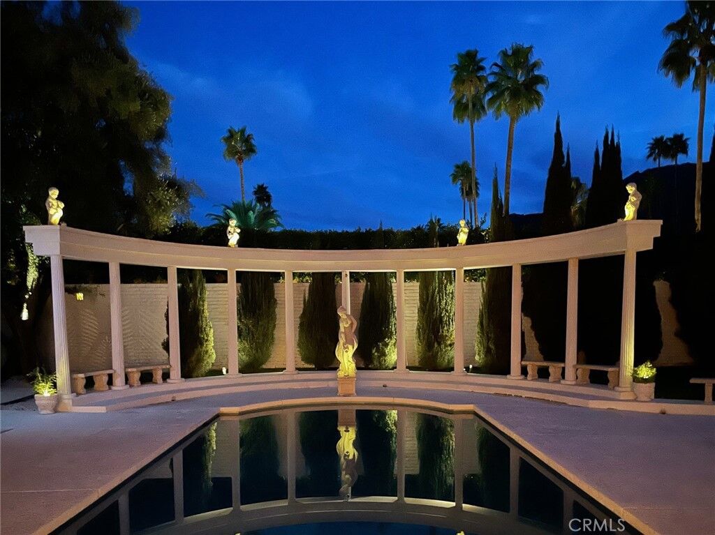Property Photo:  300 S Patencio Road  CA 92262 