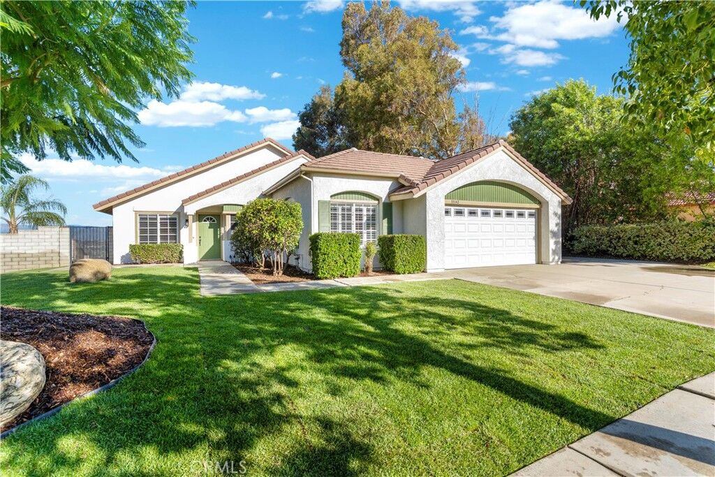Property Photo:  33142 Lotus Avenue  CA 92399 