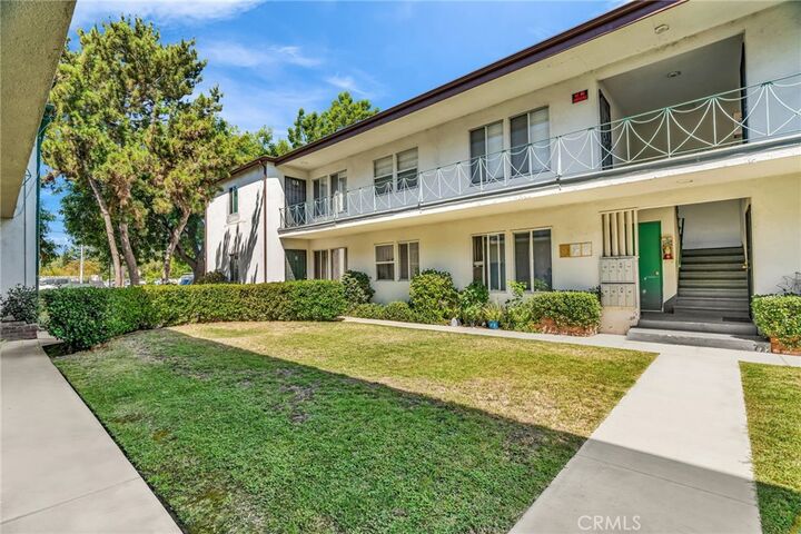 Property Photo: 5828 Unit 2 Whitsett CA 91607