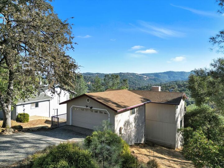 Property Photo:  18467 Song Sparrow Court  CA 95946 