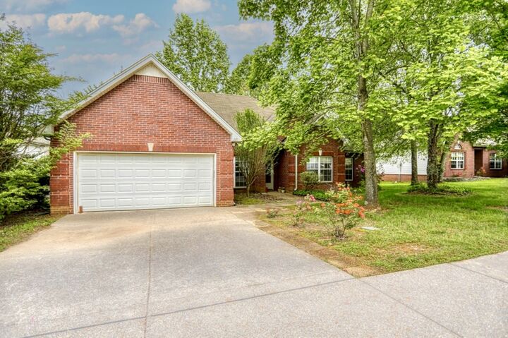 Property Photo:  221 Foster Dr  TN 37188 
