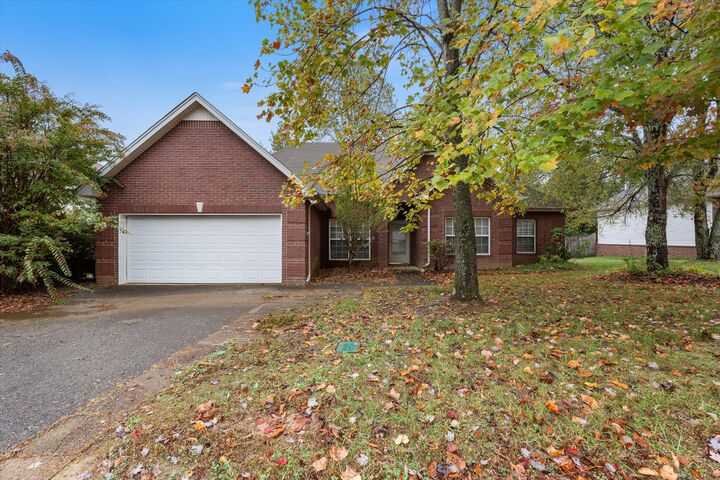 Property Photo: 221 Foster Dr TN 37188