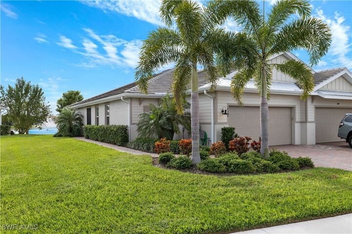Property Photo:  14558 Edgewater Circle  FL 34114 