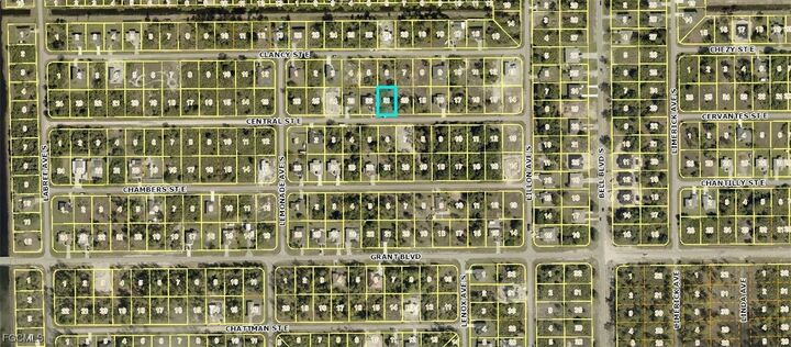 Property Photo: 751 Central Street E FL 33974