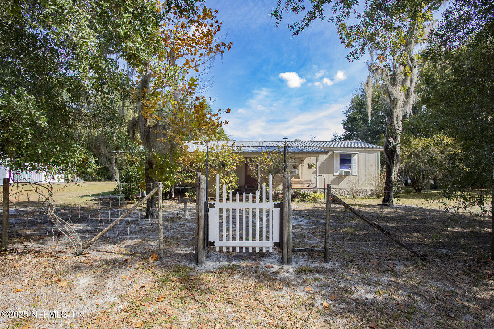 Property Photo:  210 Lenore Avenue  FL 32148 