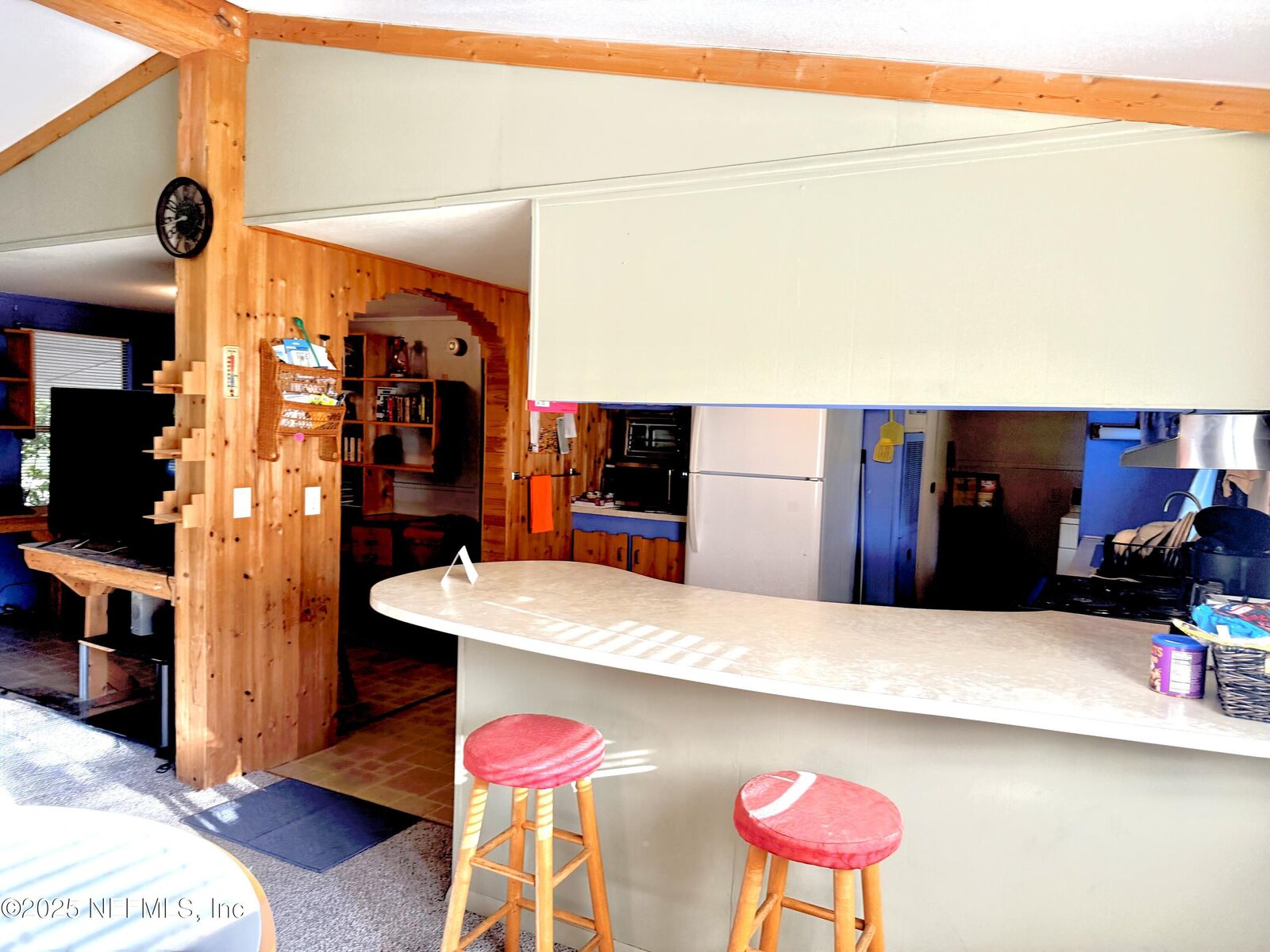 Property Photo: 210 Lenore Avenue FL 32148