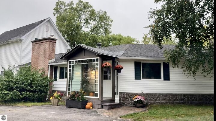 2533 Lunatic Lane  Traverse City MI 49685 photo