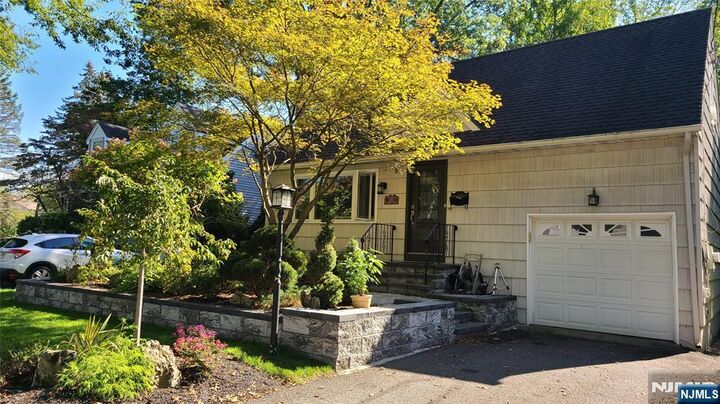Property Photo:  322 Marshall Street  NJ 07450 