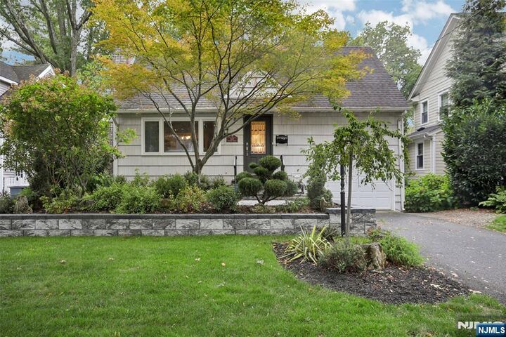 Property Photo:  322 Marshall Street  NJ 07450 